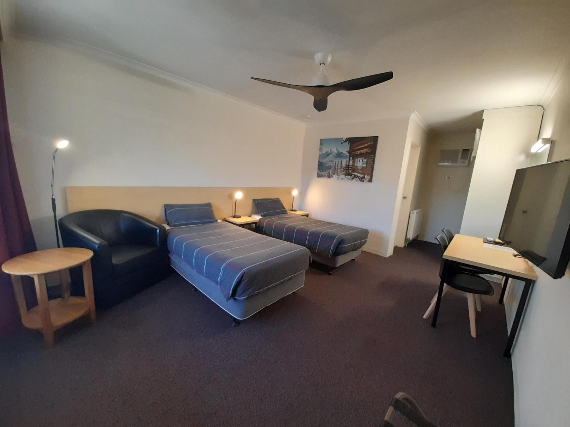 Cooma Motor Lodge Motel Exterior photo